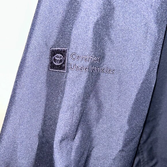 Windbreaker - Picture 3 of 3